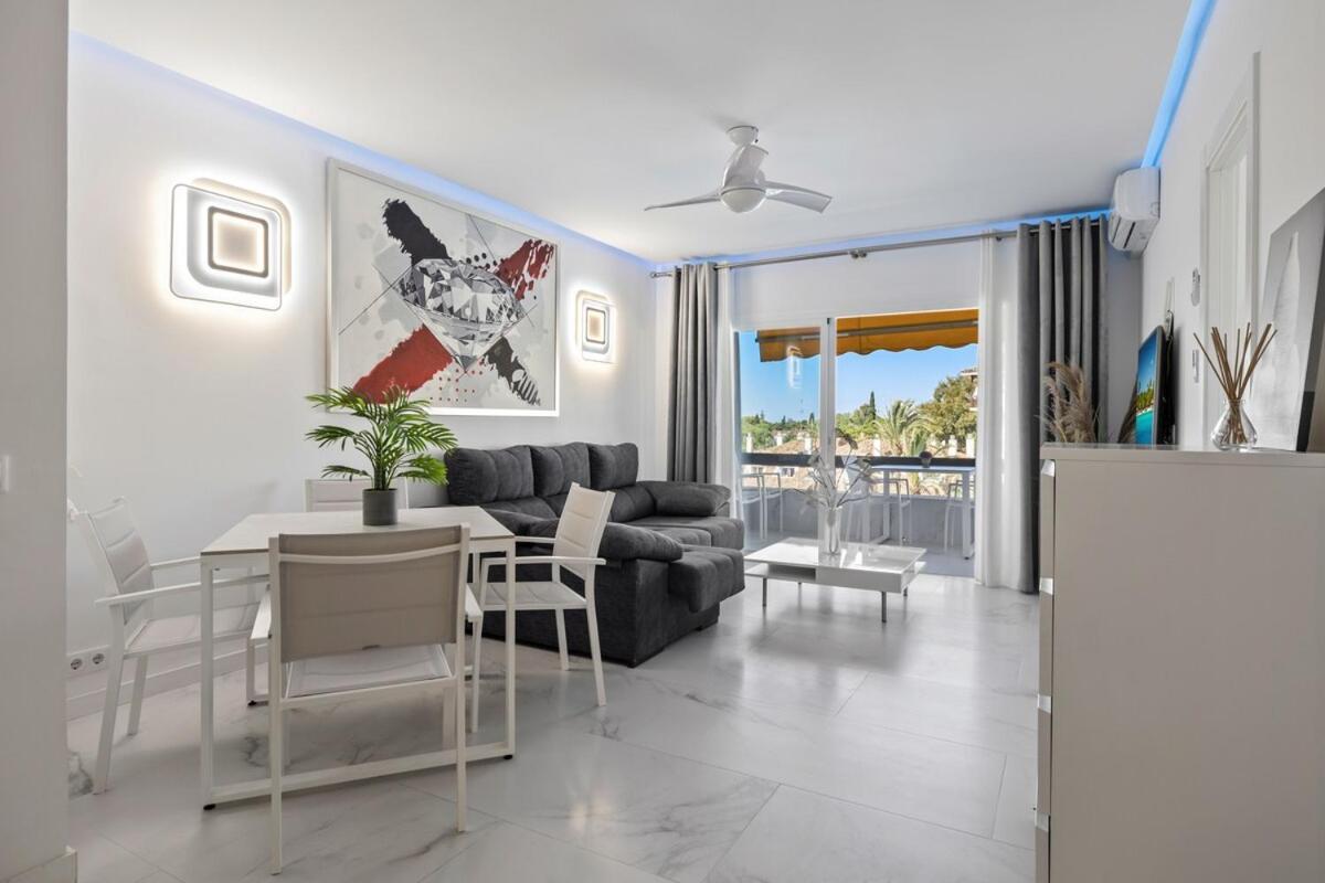 Apartament Fabulous One Bedroom Flat With Pool At The Golden Mile